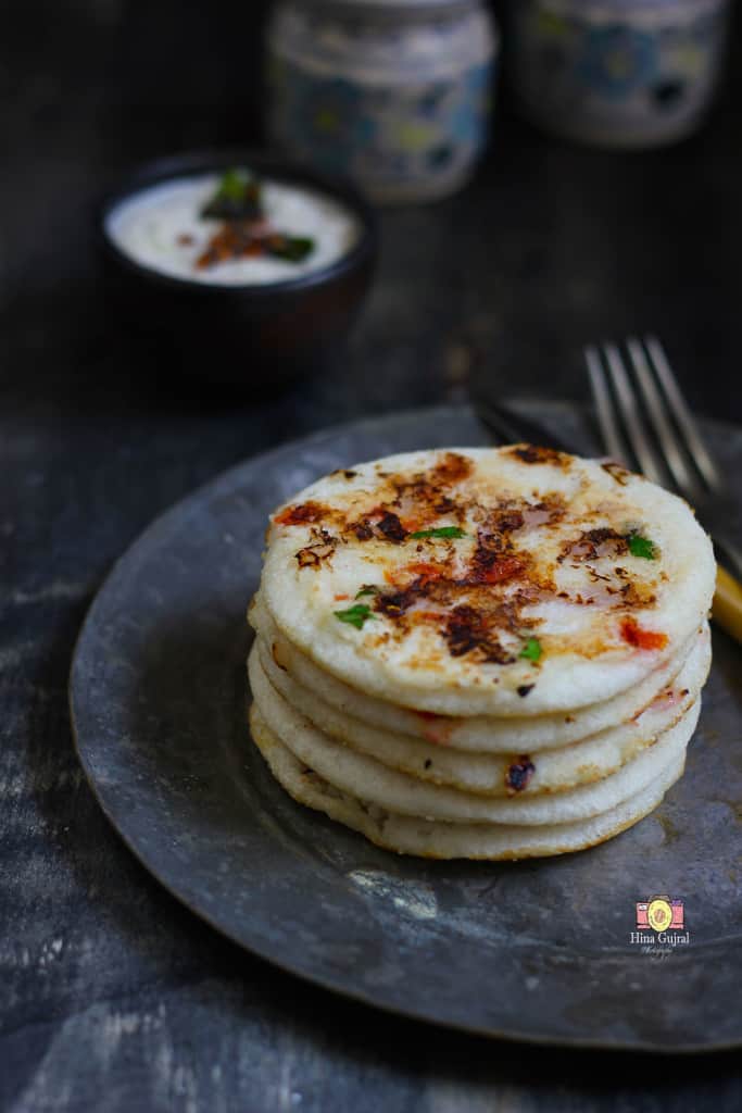 Onion and Tomato Uttapam recipe