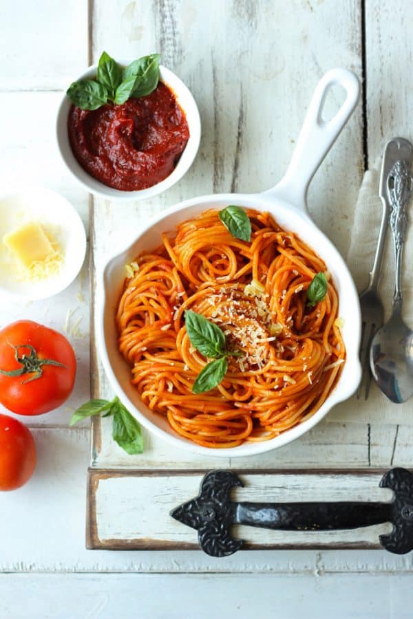 20 Minute Red Sauce Spaghetti (Video Recipe) - Fun FOOD Frolic