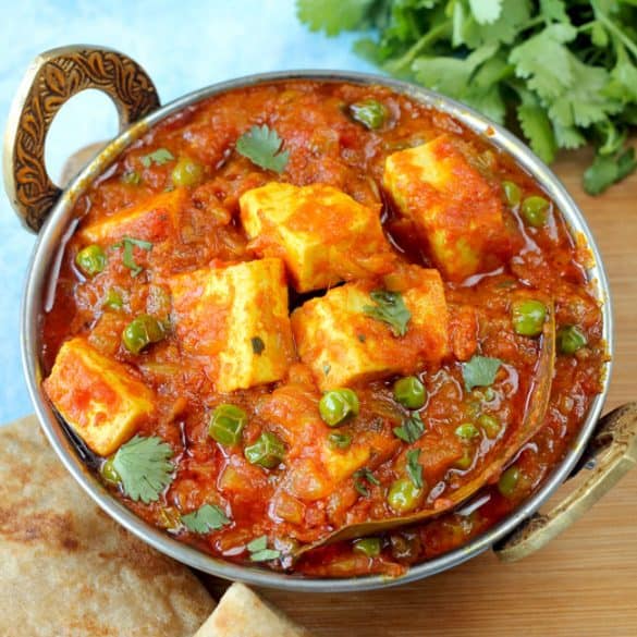 Dhaba Style Matar Paneer (Video Recipe) - Fun FOOD Frolic